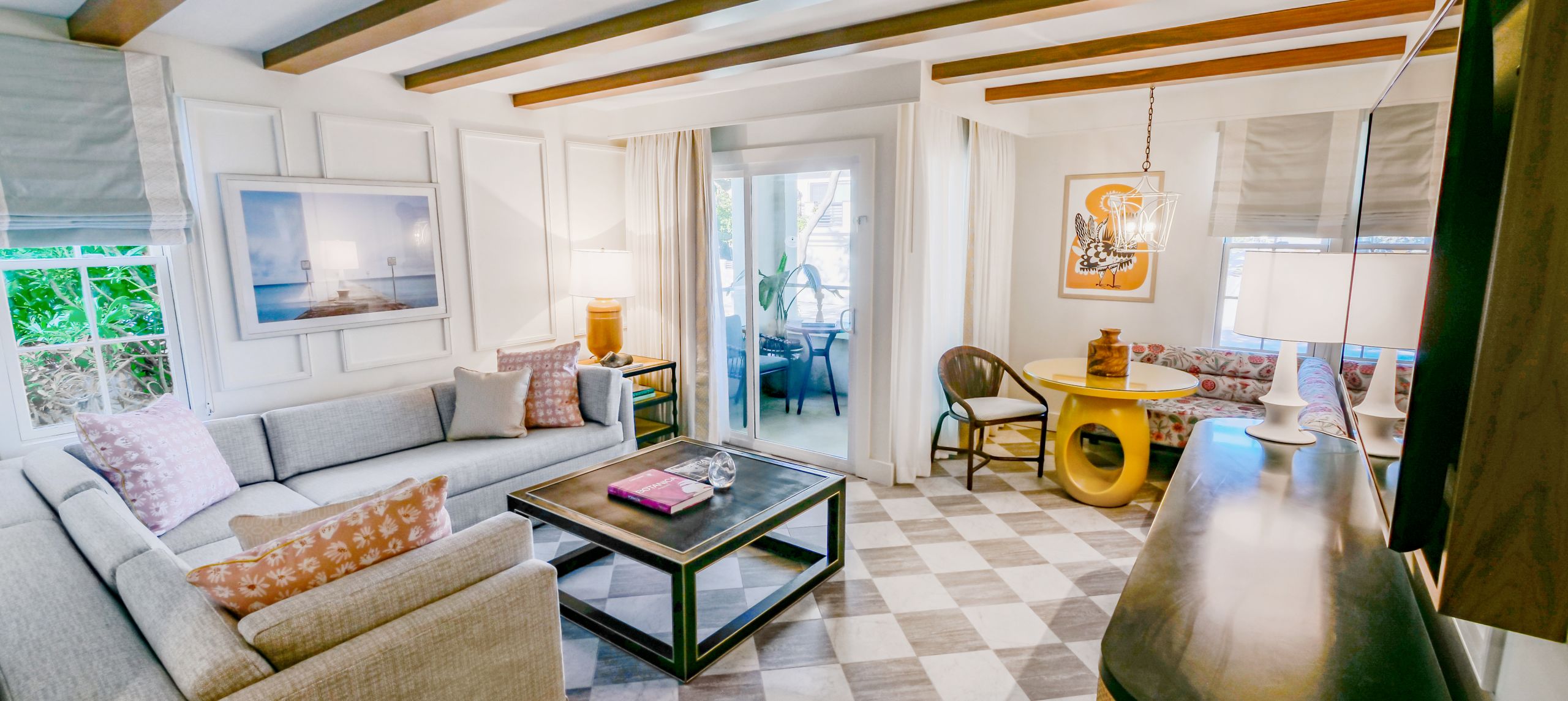 Model room suite parlor