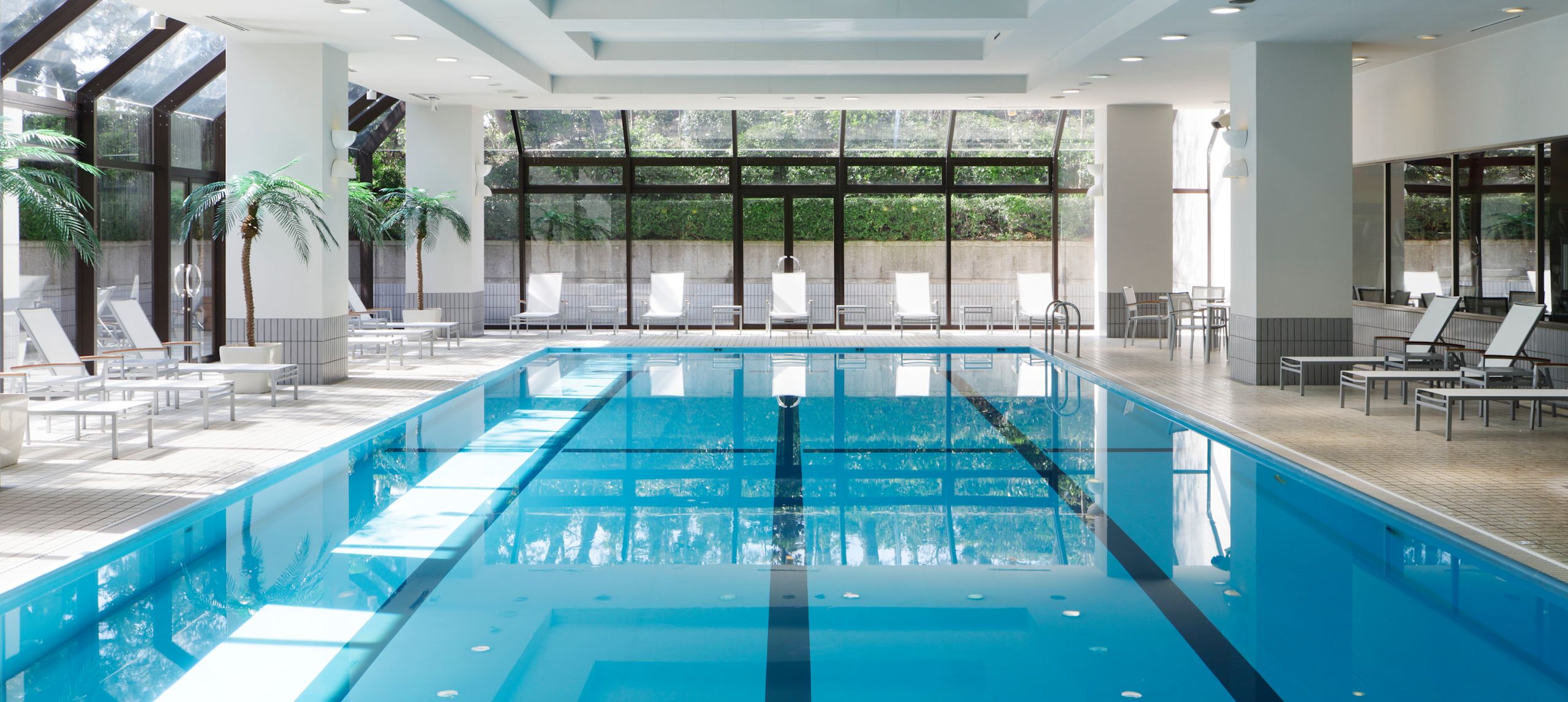 Piscină interioară