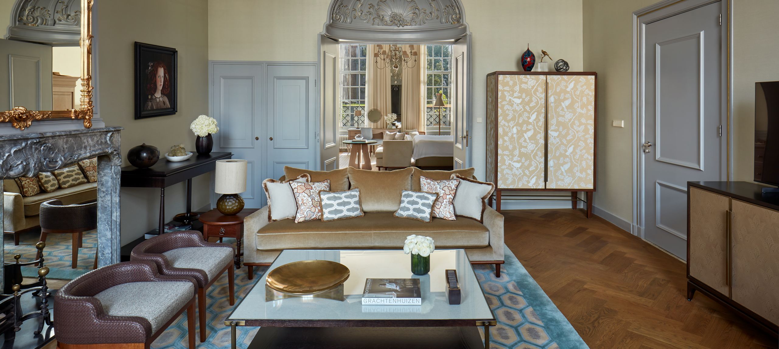 Van Loon Suite Living Area-transition