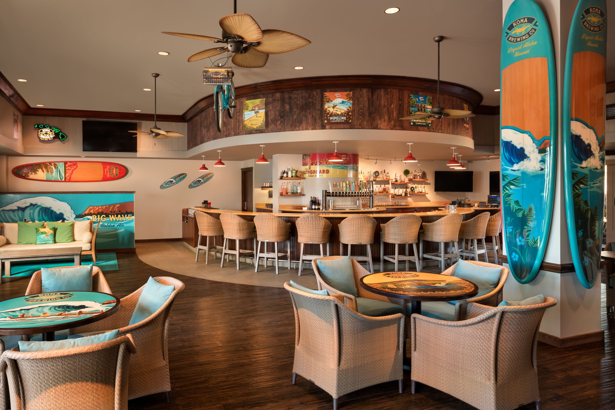 Restaurant & Bar Lounge