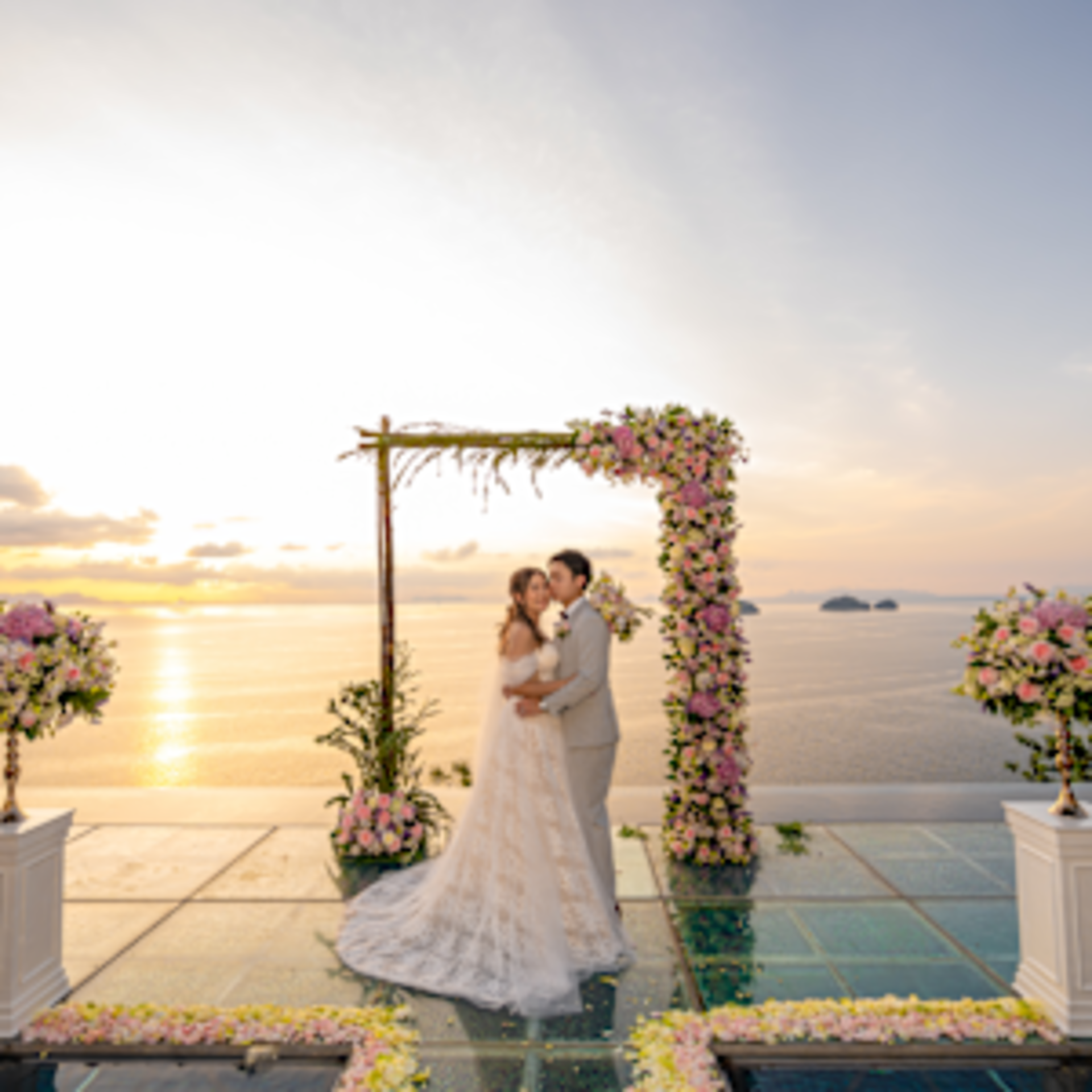 Tailandia registra más de mil 800 bodas LGBTI tras entrada en vigor de ley  sobre matrimonio igualitario, image size:1920x1920