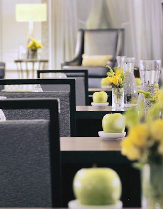 Fotografie cu locuri și mese la evenimente