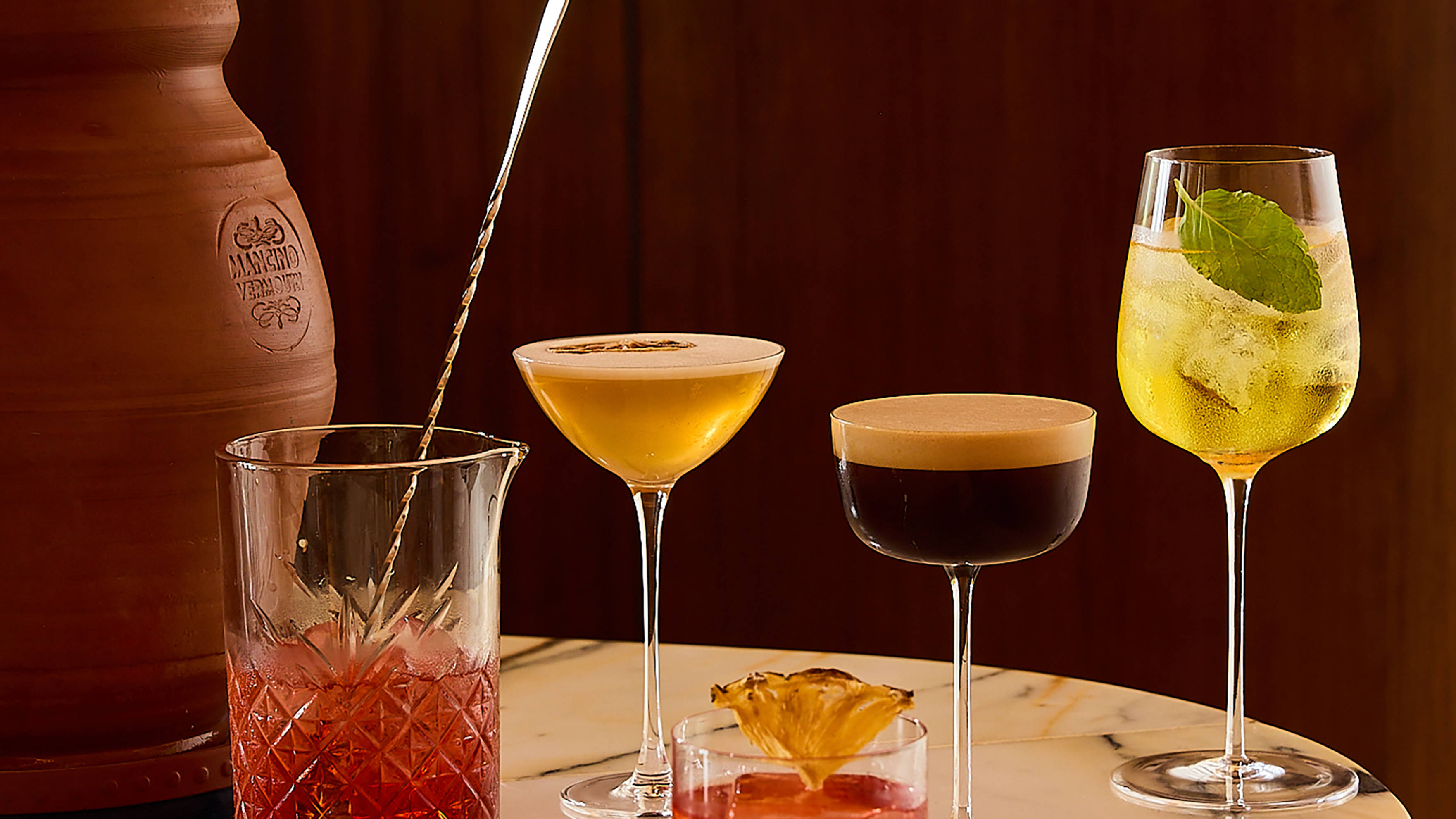 Cocktails in einer Bar im Restaurant "Apero"