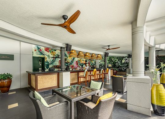 City Terrace Bar and Dining Area