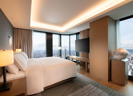 Zimmer und Suiten Eck-Suite mit King-Size-Bett