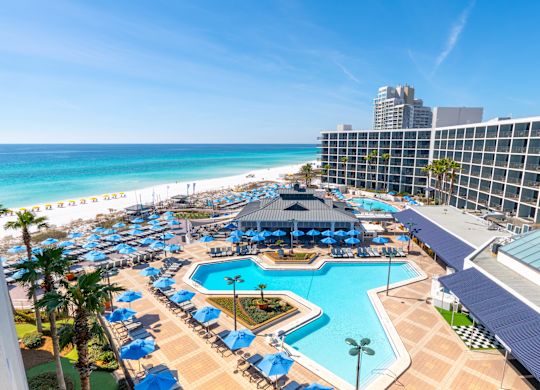 Zona piscinei și exteriorul hotelului Hilton Sandestin Beach Golf Resort and Spa