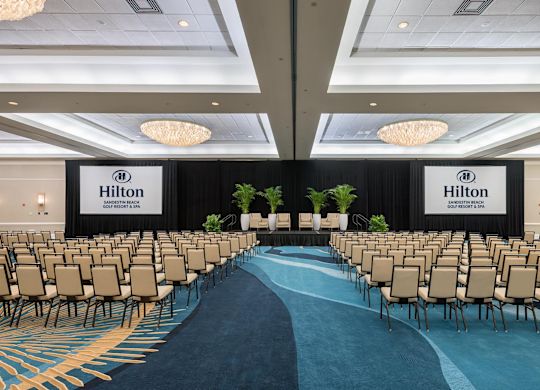 Sală de conferință cu scaune