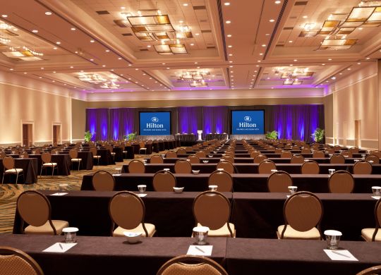 Taneční sál s uspořádáním schůzek