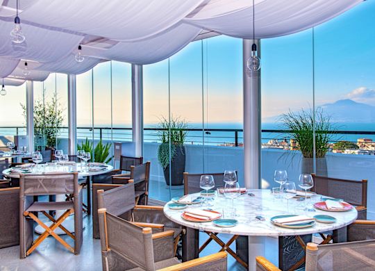 J Restaurant with views to the ocean