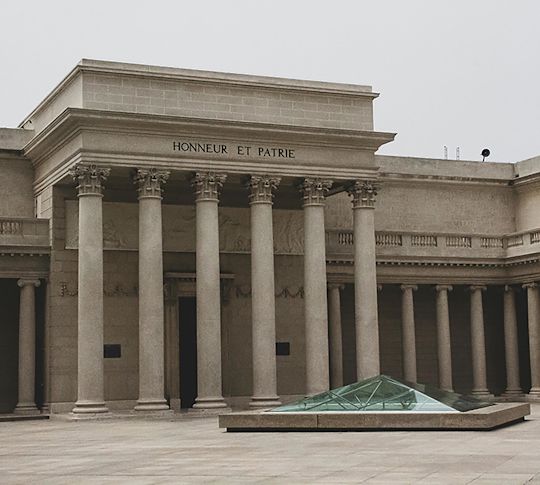 Şeref Binasındaki Lejyon