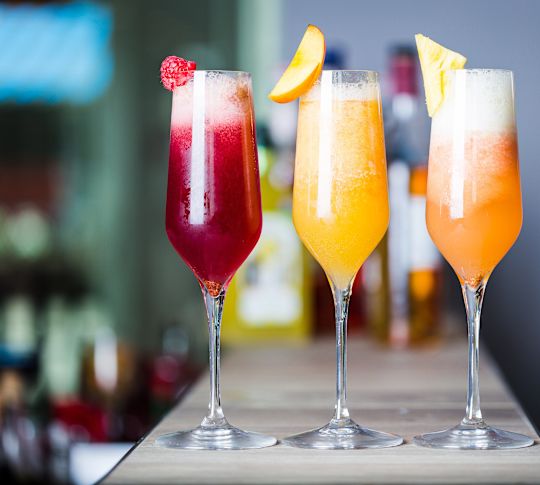 다양한 미모사/칵테일 항공편.