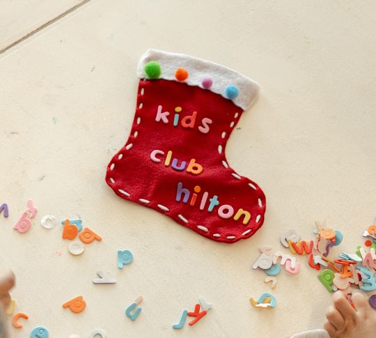 Çocuk Kulübünde Noel Elişi Yapan Çocuklar