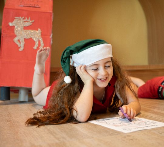 Çocuk Kulübünü Boyayan Çocuklar