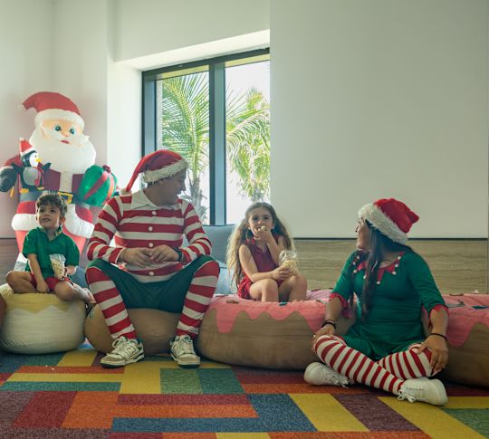 Çocuk Kulübünde Yetişkinler ve Çocuklar