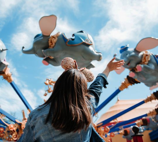 Atracción de Dumbo en el parque temático Disney