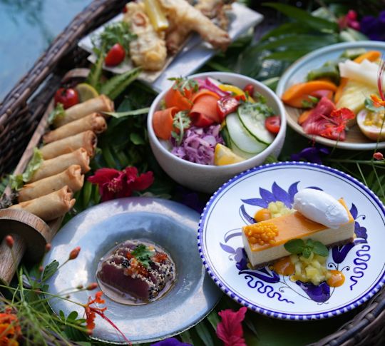 Apéritif flottant en suite Bay House