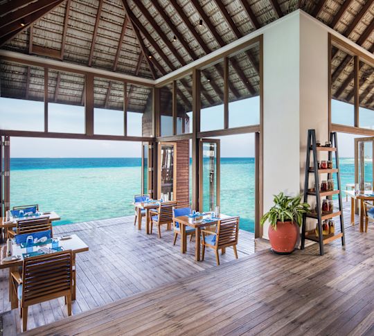 Mandhoo Spa Restaurant Dining Area