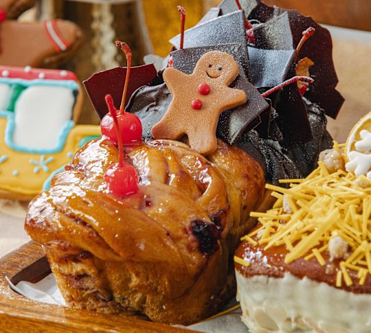 Creazioni di pasticceria al bar Bru