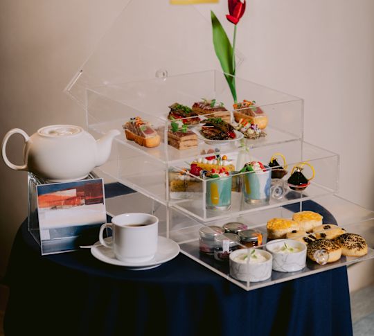 Ciasta, chleb i herbata w spa