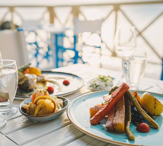 Makanan di Atas Meja di restoran-transisi sebelumnya
