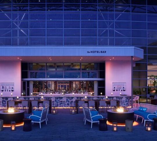 Hotel Bar Outdoor Patio-transition