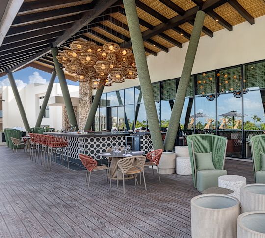 The Royal Palm Bar am Swimmingpool