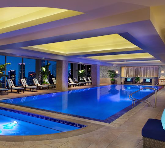 Piscină interioară și Whirlpool