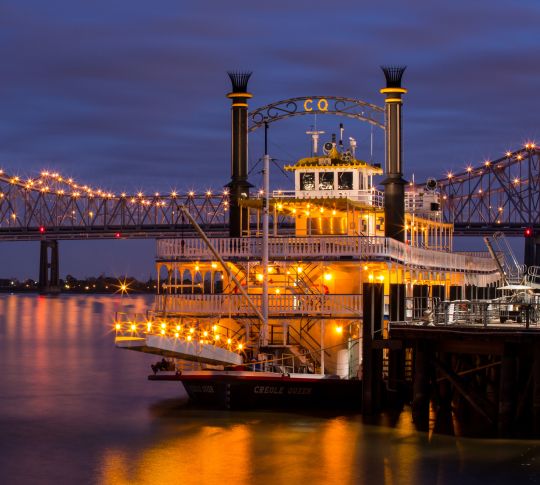 Creole Queen Riverboat, Hilton New Orleans Riverside