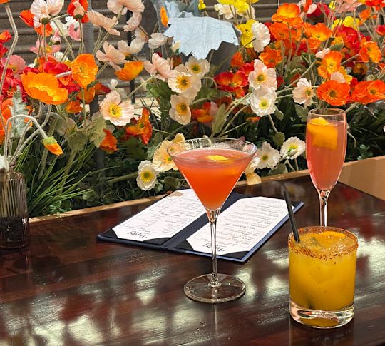 Lobby Bar, specialty cocktails, menu, flowers