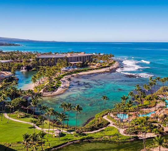 Aerial View of hotel with view of water