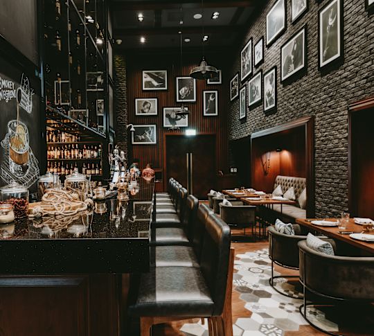 Mulberry Tavern Bar Area-transition