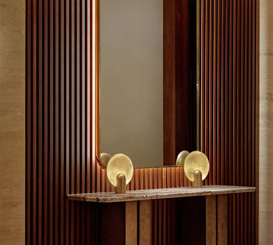 Detailansicht eines Spiegels in einem Zimmer