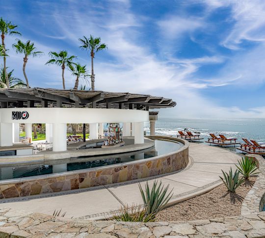 Restaurant "Mio" am Swimmingpool mit Blick auf den Strand