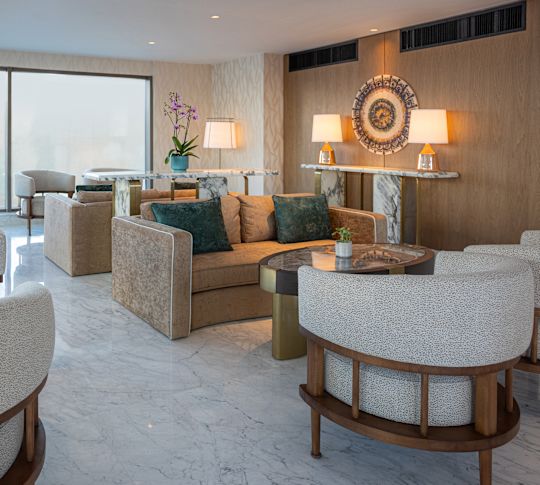 Le Cafe Lobby Lounge-transition