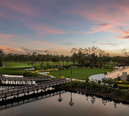 منطقة اجتماعات 19th Green وقت الغروب