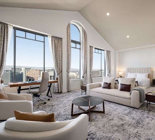 Premium Suite Living Room-transition