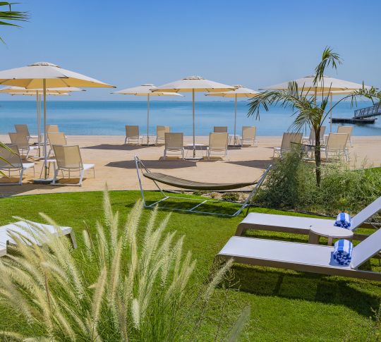 Praia beach side area-transition