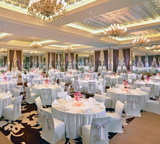 gelinli düğün balo salonu