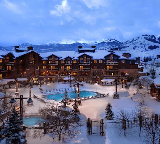 Vista dell'esterno del Waldorf Astoria Park City in inverno