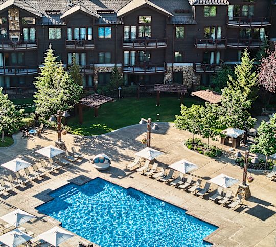 Waldorf Astoria Park City Hotel Pool Area