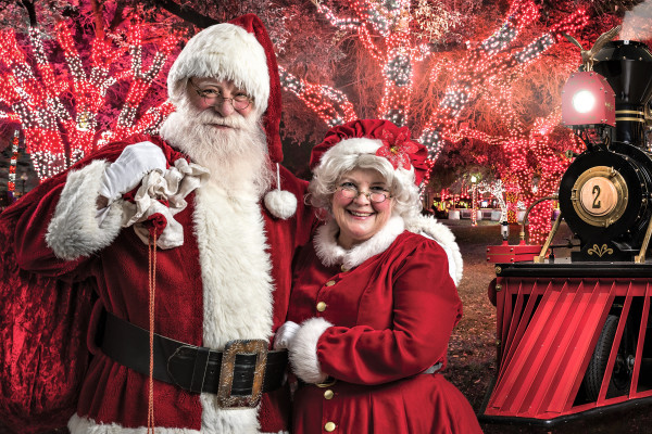 Christmas - Santa and Mrs Claus with Christmas scene