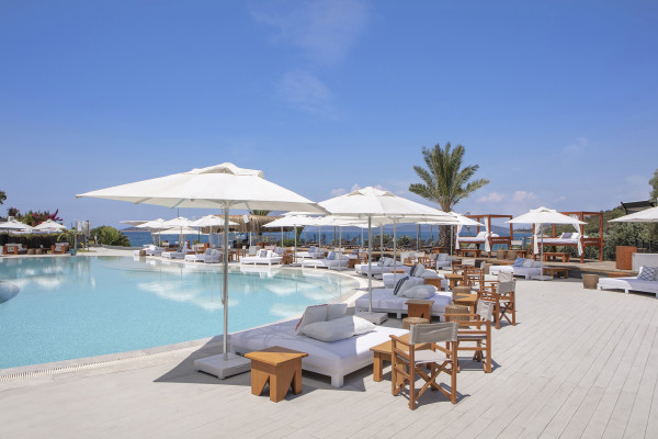 Lounges at Outdoor Pool