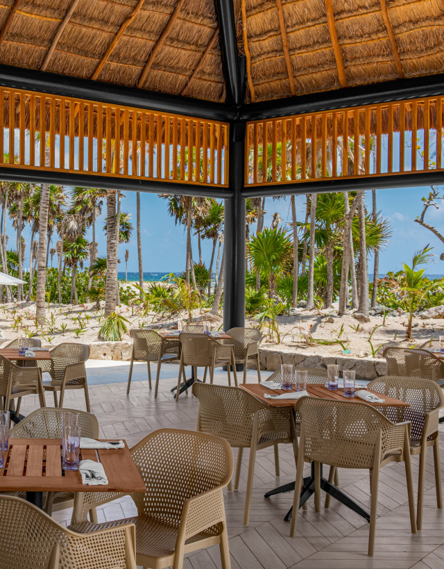 Chiringuito Grill Dining Area with Beach View