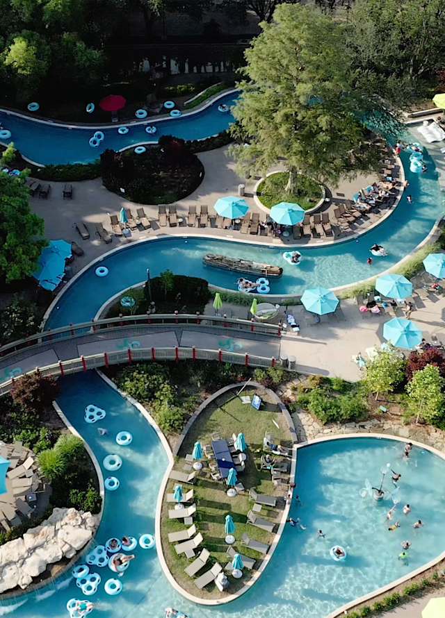Luchtfoto van JadeWaters zwembadcomplex