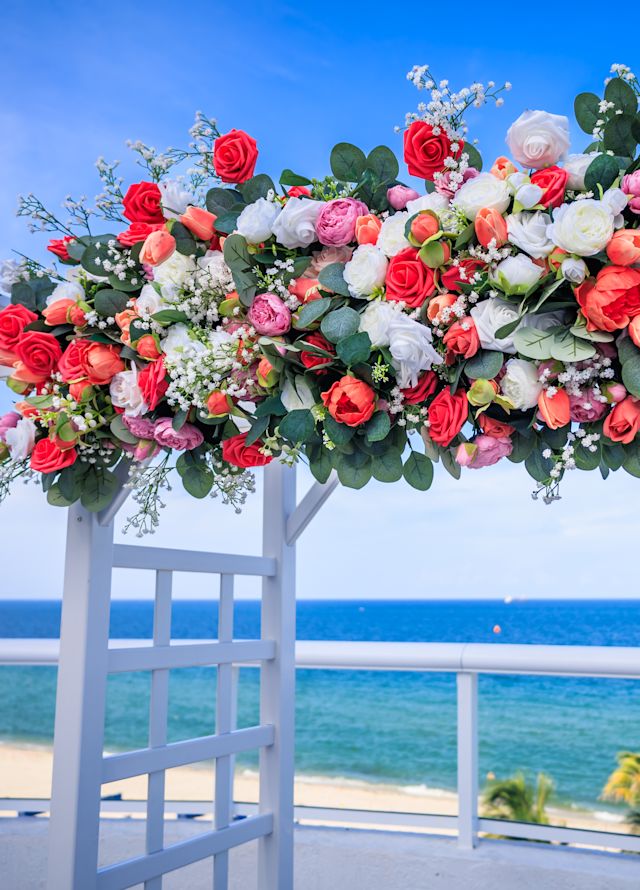 حفل زفاف على الشاطئ