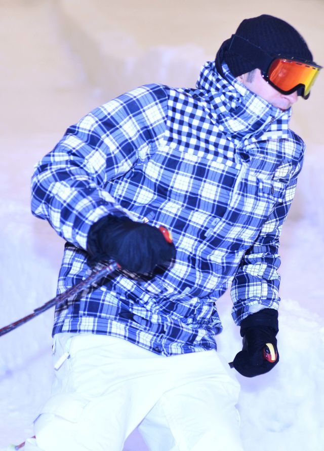 Man indoor skiing