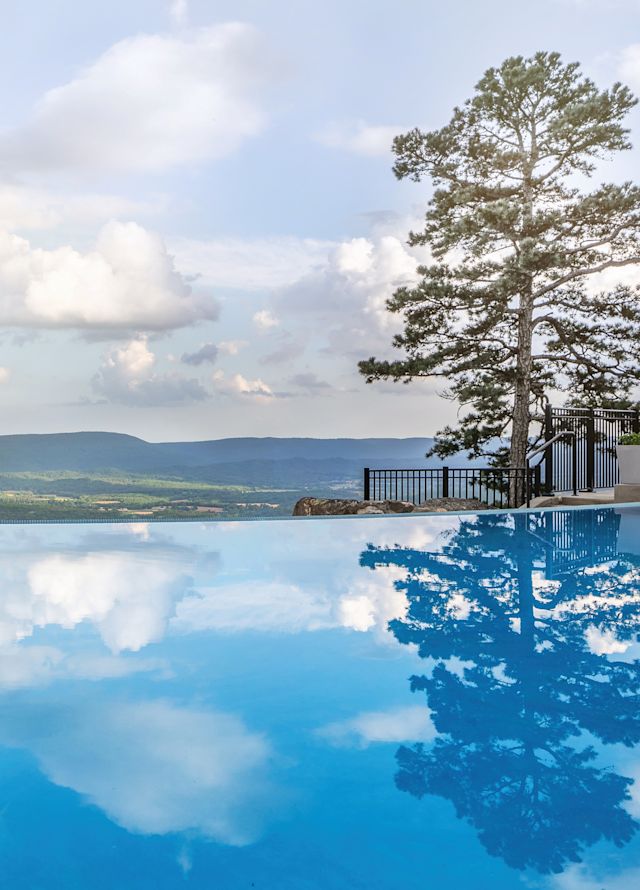 Hotel Outdoor Pool 