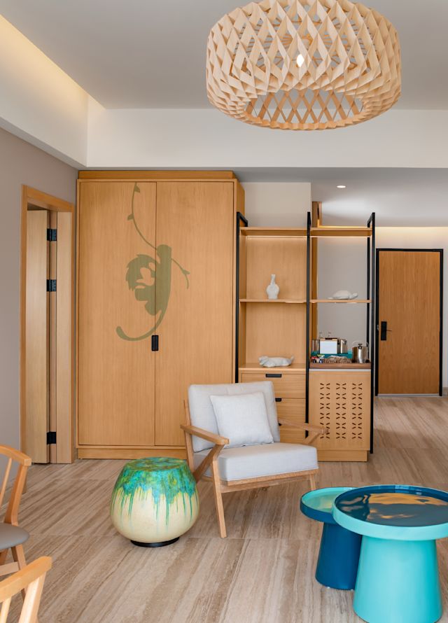 대형 소파가 있는 스위트 거실