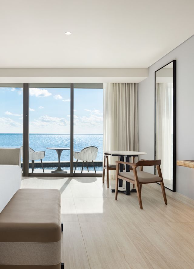 King Bedroom Suite With Ocean Front