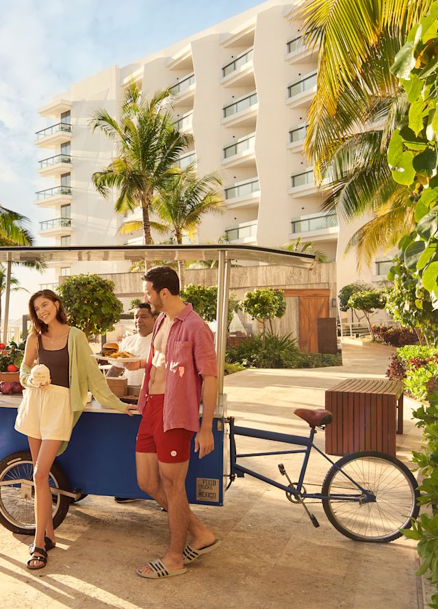 Außenbereich und Strandbereich des Hotels
